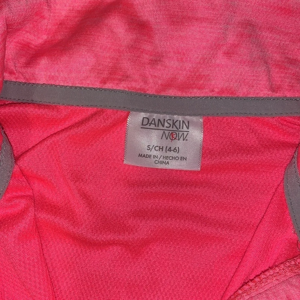 Lot of 3 lightweight jackets/sweatshirt. ‎ Size Small.